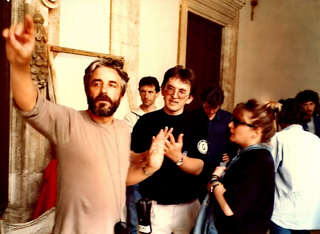 Slobodan Ivetić kao pomoćnik reditelja Andžeja Zulavskog na snimanju filmske opere Boris Godunov u Dubrovniku
